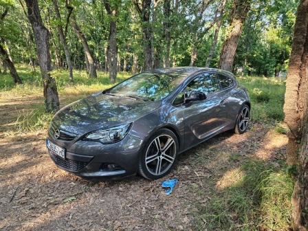 Opel Astra J GTC