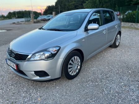 Kia Ceed 1.4i 105х.км