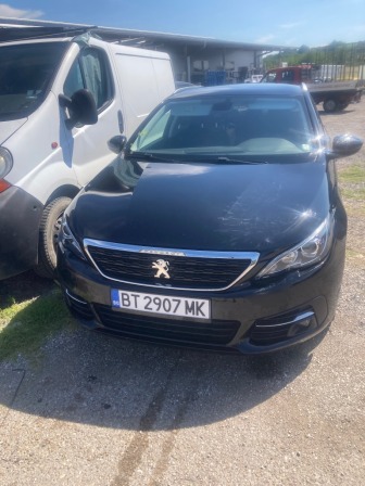 Peugeot 308 1.5 панорама