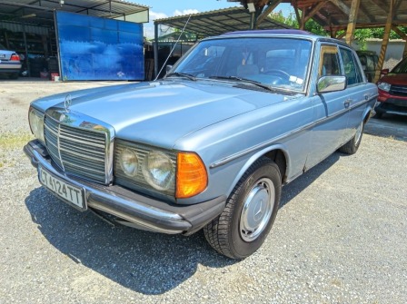 Mercedes-Benz 123 2000