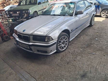 BMW 318 1.8 is