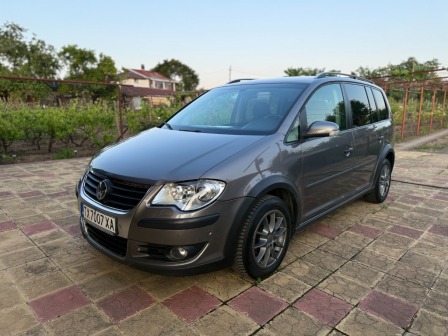 VW Touran 2.0 TDI CROSS