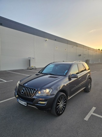 Mercedes-Benz ML 300 300
