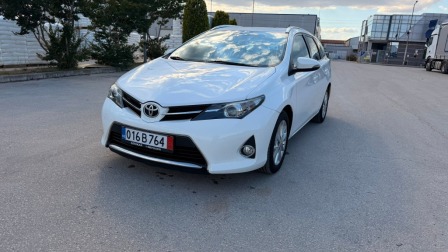 Toyota Auris 1,6 БЕНЗИН