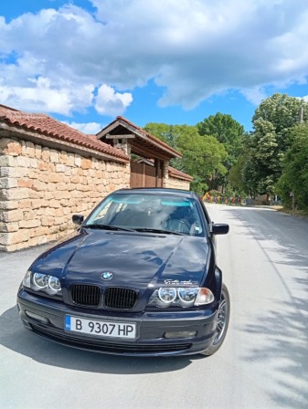 BMW 320