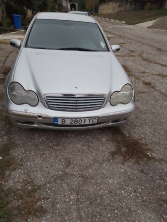 Mercedes-Benz 220