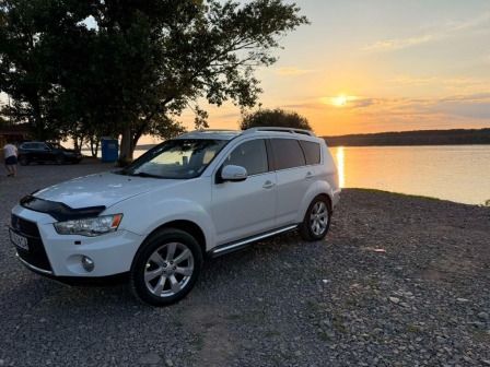 Mitsubishi Outlander 2,2 di-d