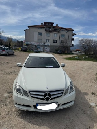 Mercedes-Benz E 220 2.2