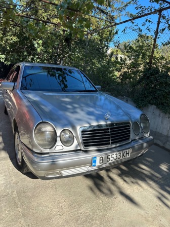 Mercedes-Benz E 220