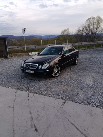 Mercedes-Benz E 320 3.2