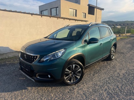 Peugeot 2008 1.2T *ALLURE*