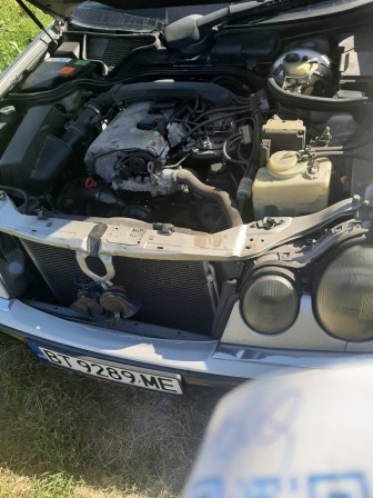 Mercedes-Benz E 200
