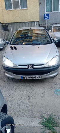 Peugeot 206 1.1 бензин