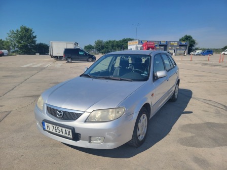 Mazda 323 F