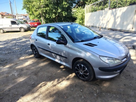 Peugeot 206 1.4i 128451км