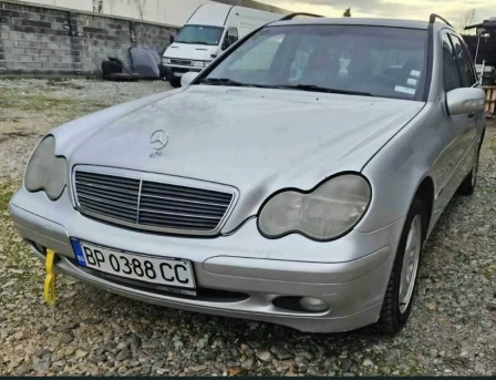 Mercedes-Benz 220 220