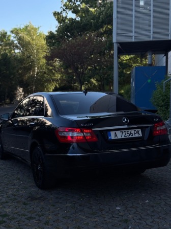 Mercedes-Benz E 220