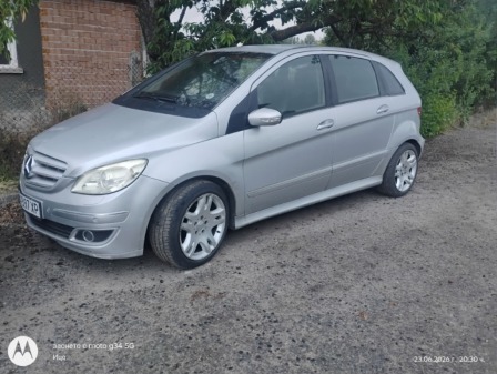 Mercedes-Benz B 200