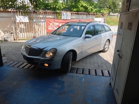 Mercedes-Benz E 200 kompressor