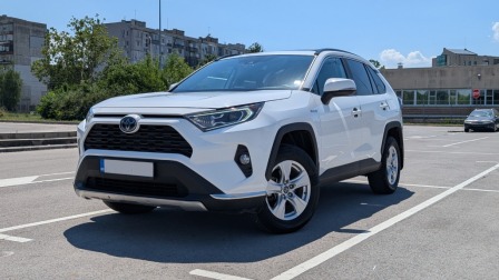 Toyota RAV 4 XLE AWD HYBRID