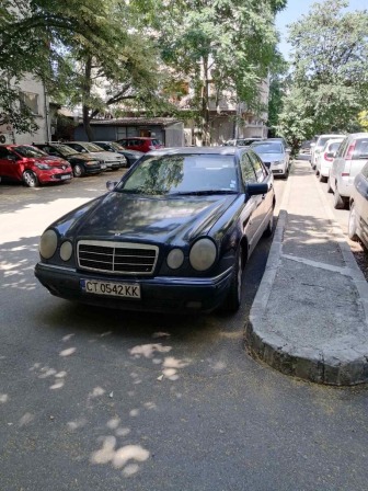 Mercedes-Benz 230 Е