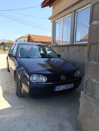 VW Golf 1.6 бензин