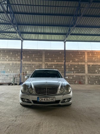 Mercedes-Benz E 320