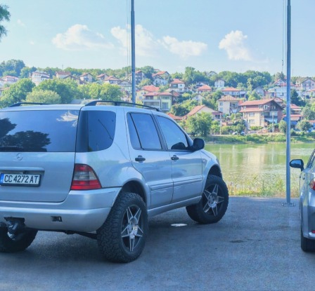 Mercedes-Benz ML 500