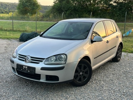 VW Golf NAVI KOJA PODGR