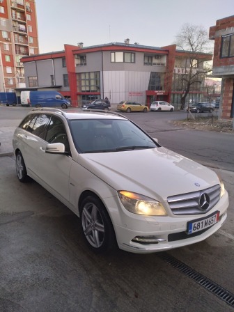 Mercedes-Benz 220