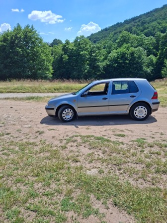 VW Golf 2.0
