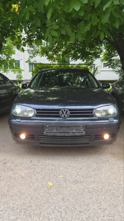 VW Golf 1,6 105 к с