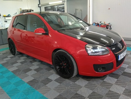 VW Golf 2.0 turbo benzi