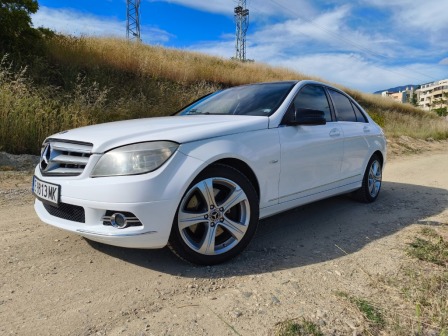 Mercedes-Benz C 320