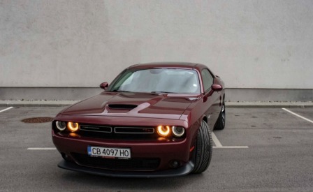 Dodge Challenger R/T 5.7 HEMI V8