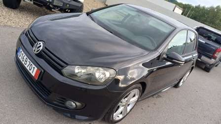 VW Golf R-LINE