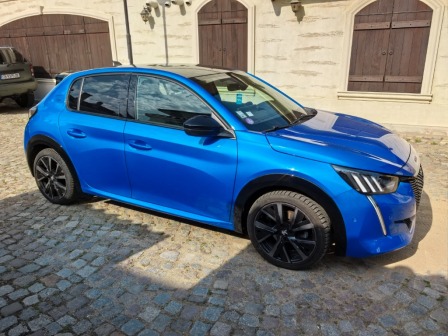 Peugeot 208 GT line Автомат