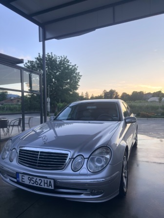Mercedes-Benz E 320 3.2