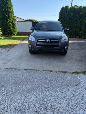 Toyota RAV 4 2.2D4D-150к.с