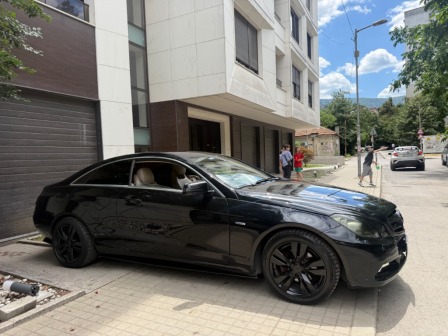 Mercedes-Benz E 220 Amg
