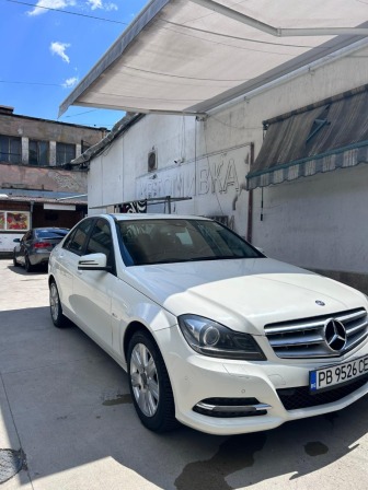 Mercedes-Benz C 220