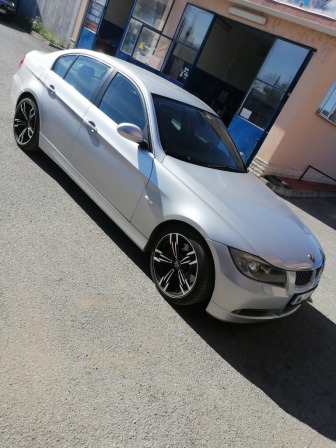 BMW 330