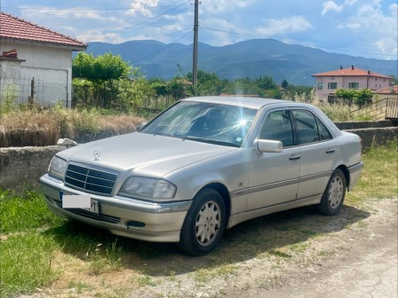 Mercedes-Benz 250