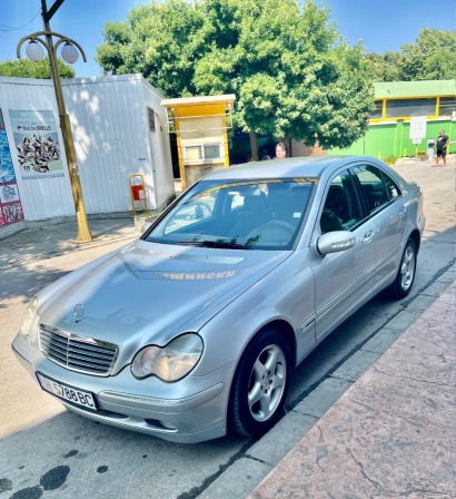 Mercedes-Benz C 220