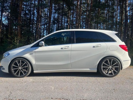 Mercedes-Benz B 200