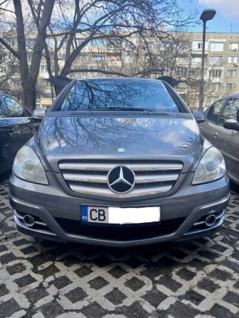 Mercedes-Benz B 180
