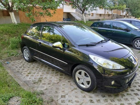 Peugeot 207 1,4 бензин