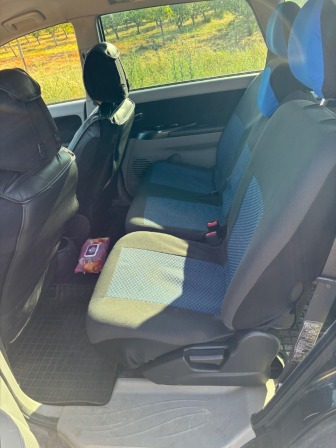 Mitsubishi Grandis 2000