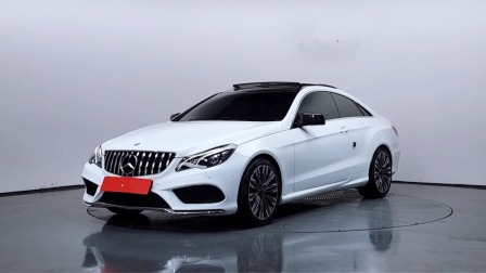 Mercedes-Benz E 200 AMG LINE