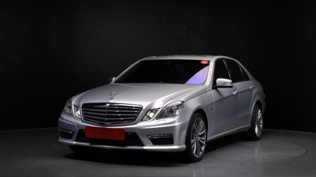 Mercedes-Benz E 200 AMG LINE